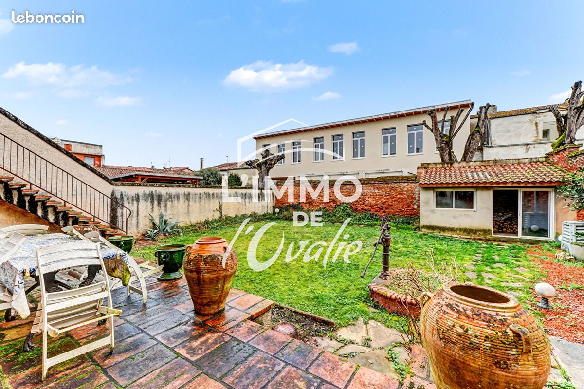 Maison 9 pièces 257 m² · à Grenade · 257 m² · 385 000 €