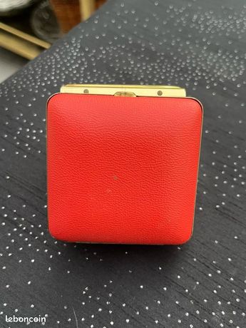 Réveil De Voyage Vintage Equity - Rouge, Analogique, Avec étui à Palourdes, état D'usage