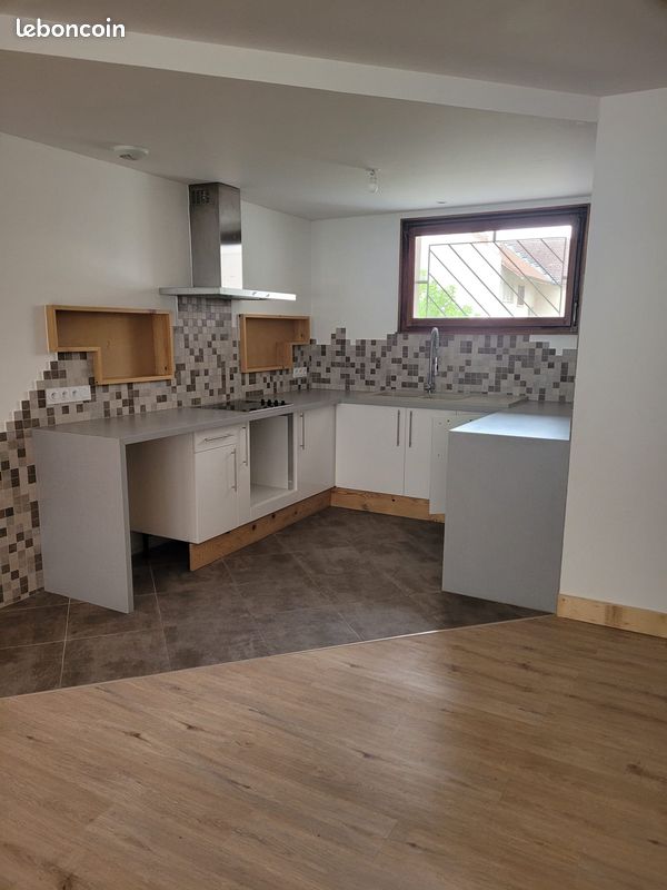 Appartement 2 pièces 80 m² · à Thonon-les-Bains · 80 m² · 930 €