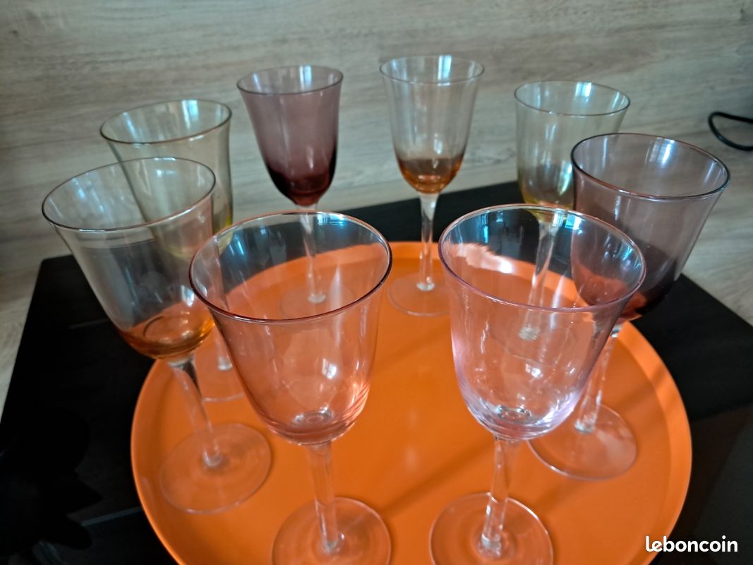 Service 8 verres comités nuancés vintage (image 1)
