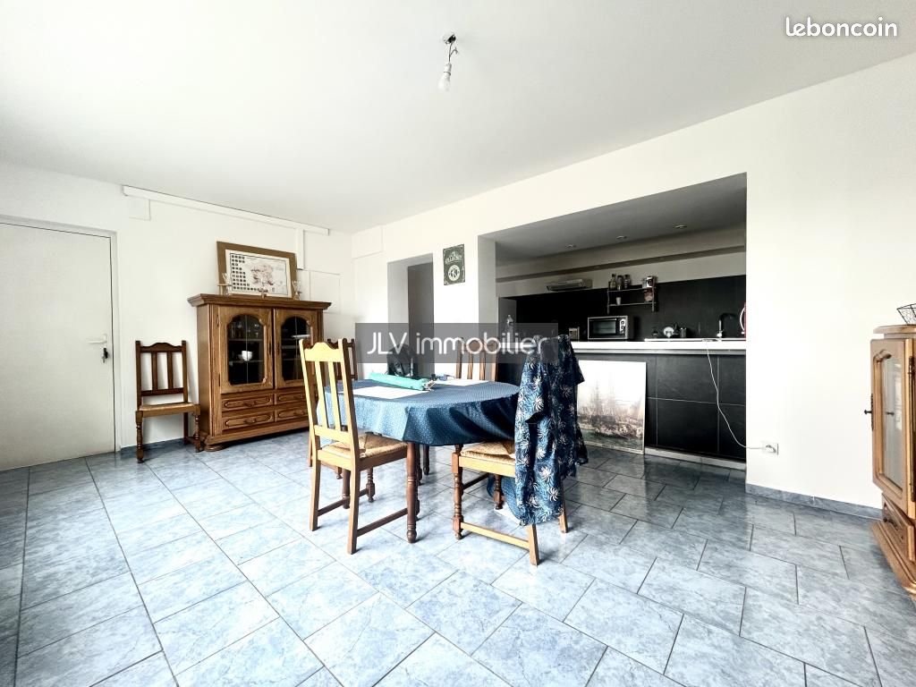 Appartement 5 pièces 94 m² · à Hondschoote · 94 m² · 750 €