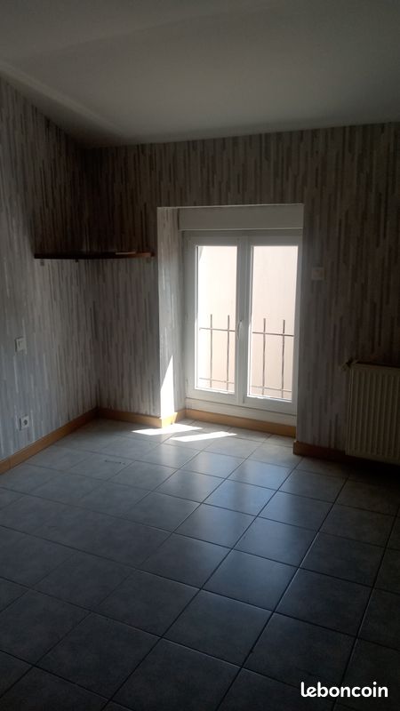 Maison à louer centre ville - Bressuire 79300 (image principale 2)