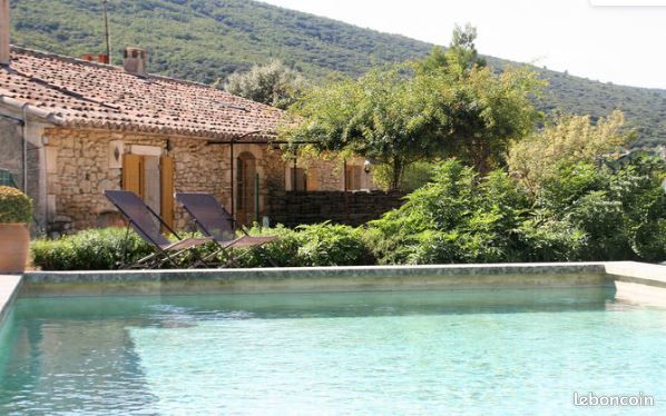 Location saisonnière Lacoste (Vaucluse) semaine du 26 juin au 3 juillet (image 1)