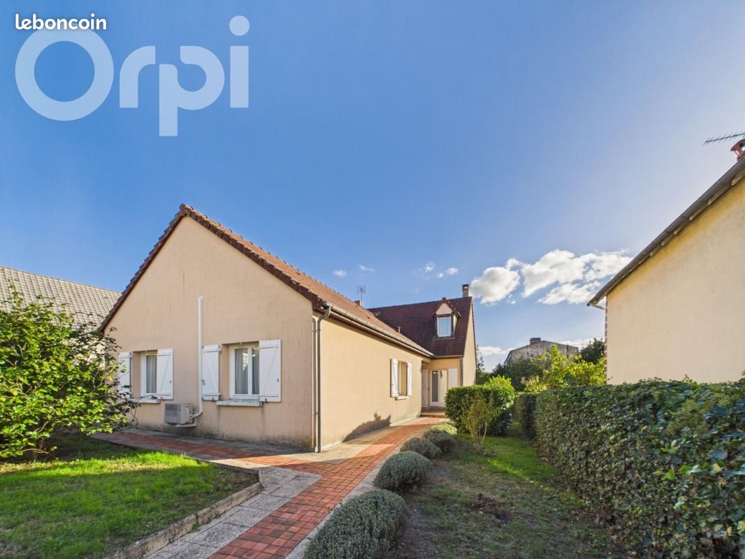 Maison 6 pièces 172 m² · à Vierzon · 172 m² · 184 000 €