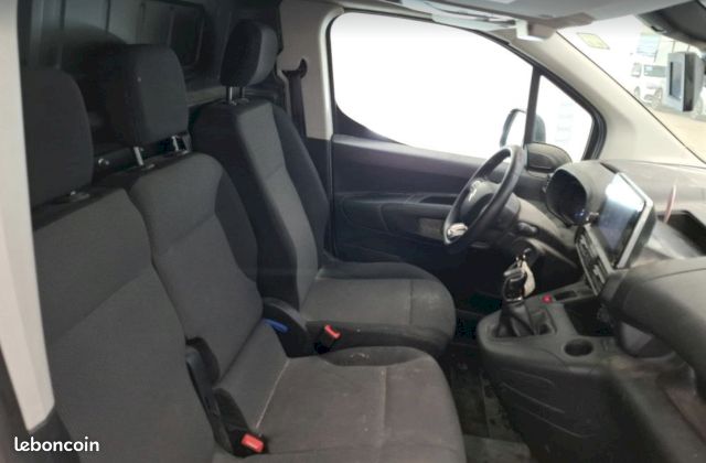 Citroen Berlingo - Van XL 950kg - GPS - BlueHDi 100 - A partir de 250e par mois (image 5)