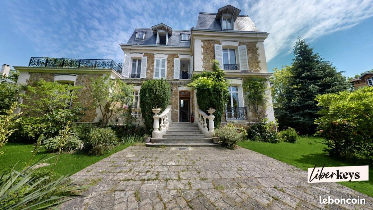 Maison 9 pièces 236 m² · à Vaucresson · 236 m² · 1 850 000 €