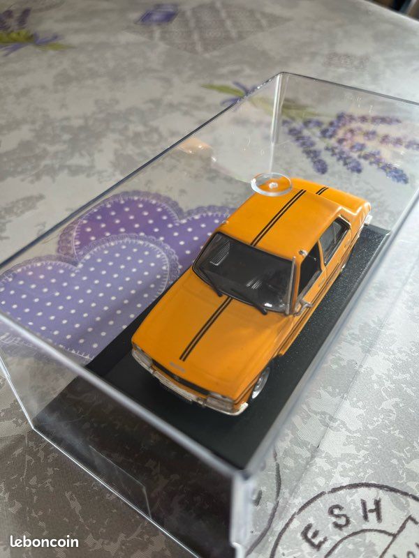 Voiture Miniature Peugeot 504 SL Taxi – Échelle 1/43 – Jaune – Modèle Réduit Neuf