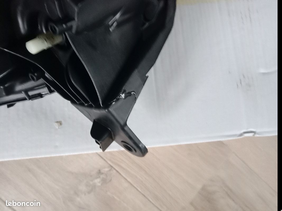 Phare avant gauche Renault captur neuf (image 2)