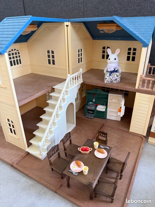 Sylvanian Families - 5669 - La Grande Maison et son abri voiture (image 2)