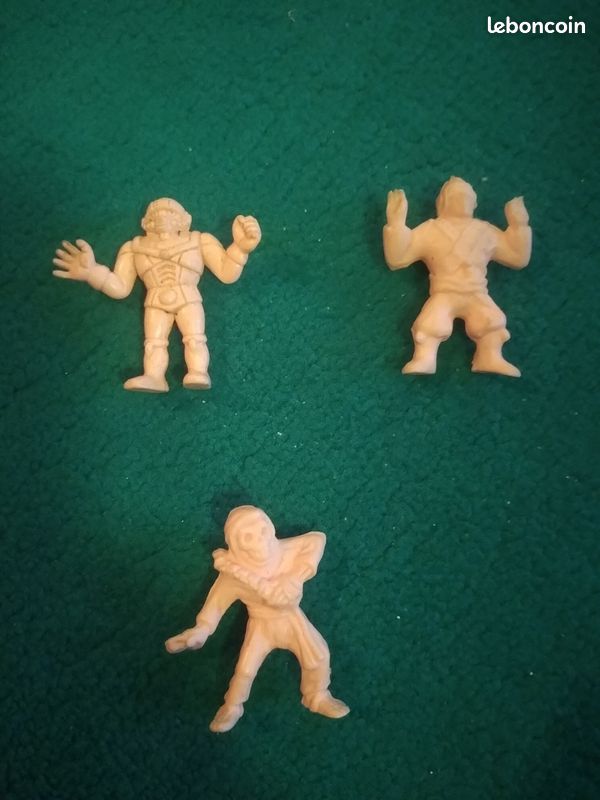 68 figurines Schtroumpfs au choix - profitez en (D'occasion) à