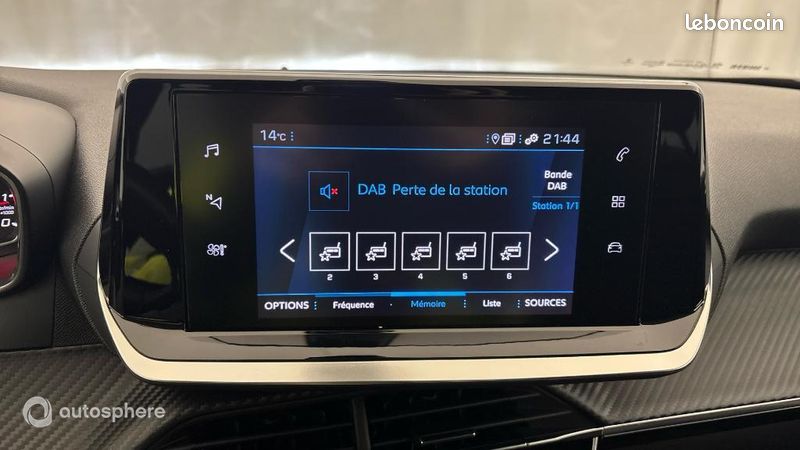 Peugeot 2008 1.5 BlueHDi 110ch S&S Style (image 18)