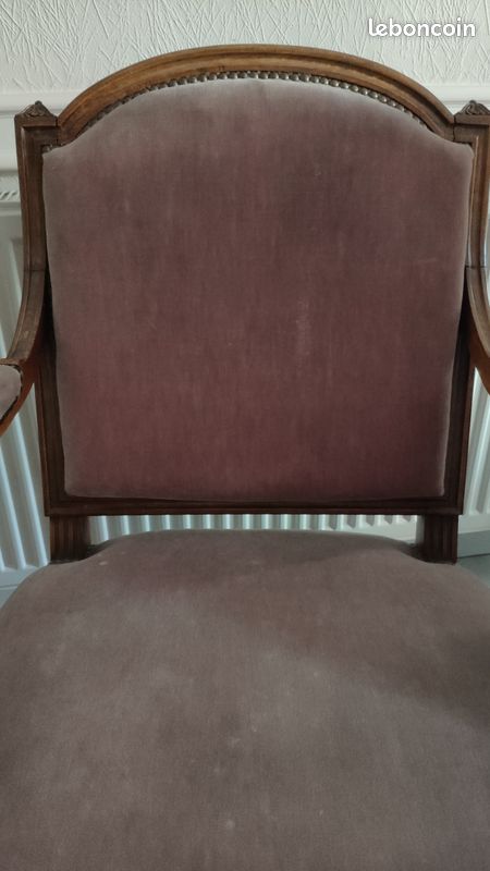 Beau et large fauteuil de style Louis XVI (image 6)