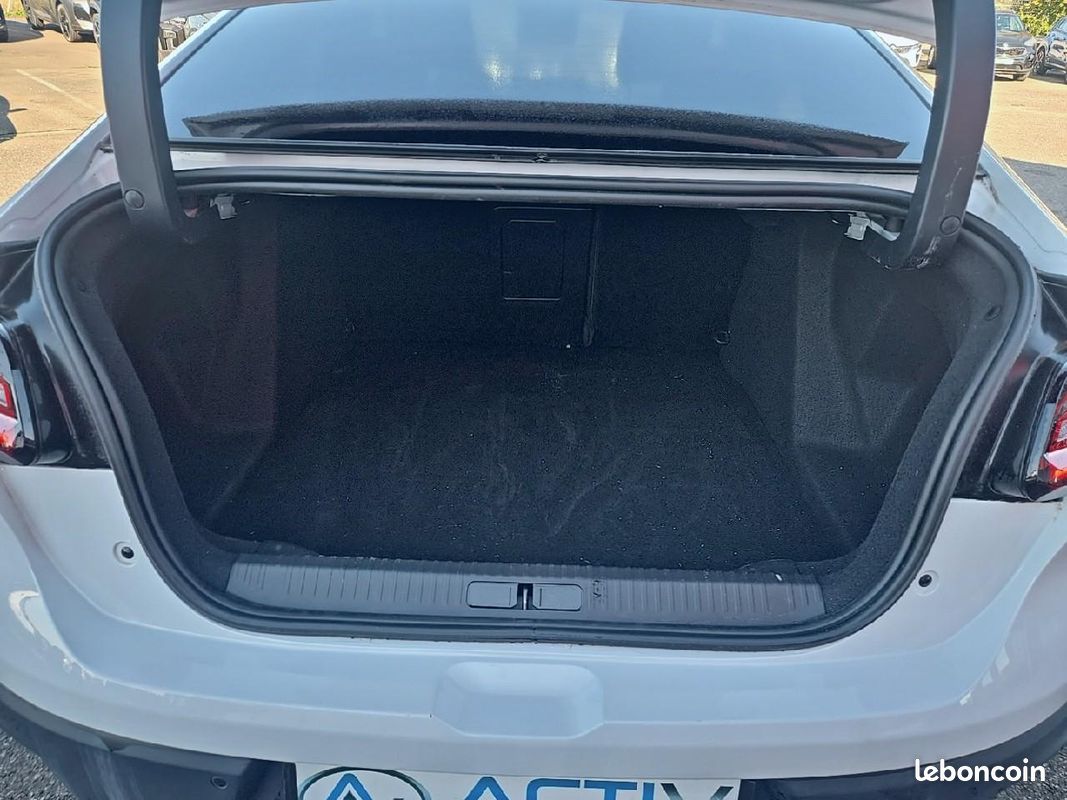 CITROëN C4 X 1.2 hybride 145 max e-dcs6 (image 32)