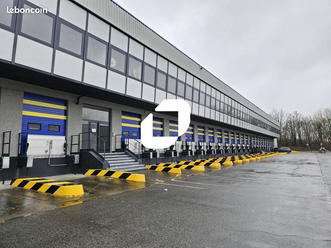 Local logistique 1 322 m² (image 1)