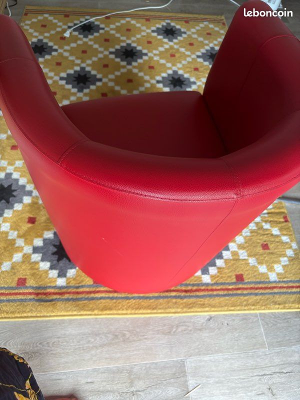 Fauteuil cabriolet rouge (image 3)