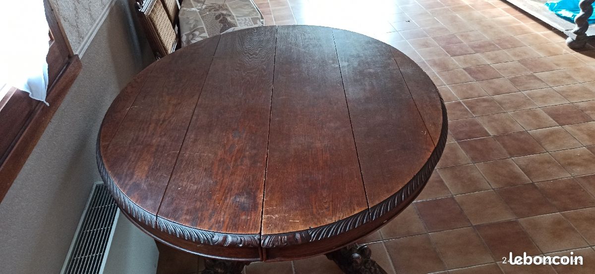 Table ancienne (image 1)