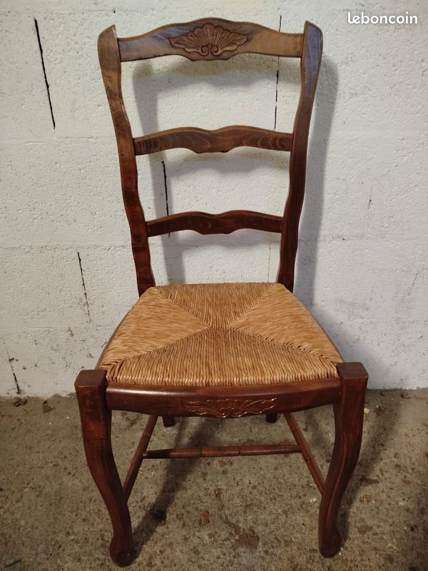 Chaise en bois / paille (image 1)