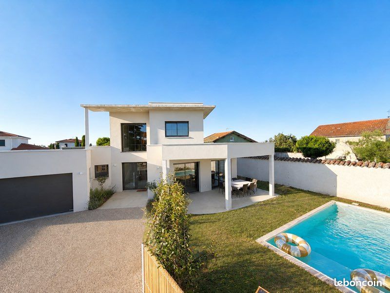 Maison 7 pièces 190 m² · à Saint-Just-Saint-Rambert · 190 m² · 597 000 €