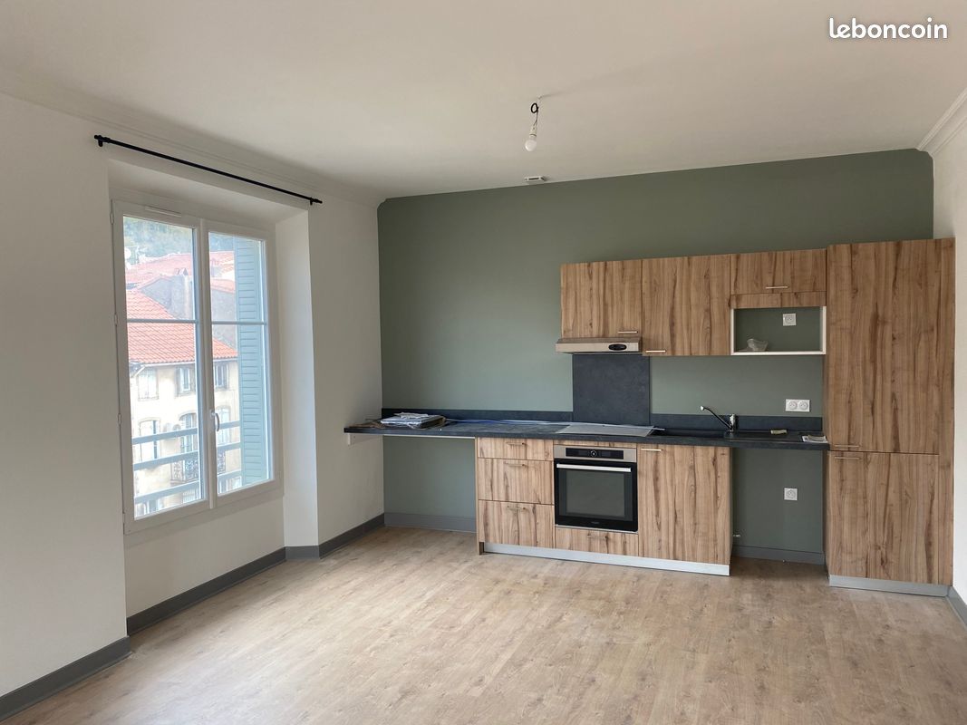 Appartement 2 pièces 56 m² · à Saint-Affrique · 56 m² · 560 €/mois