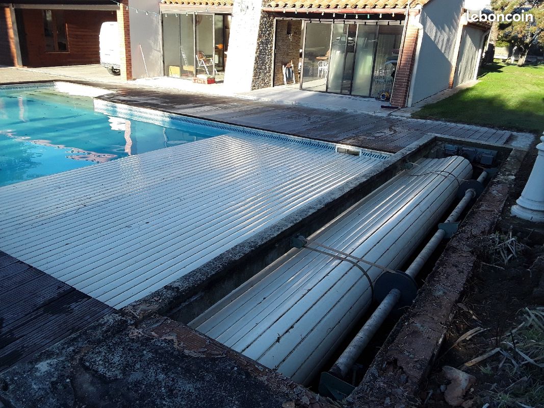 Vends Volet Roulant électrique Piscine (image 2)