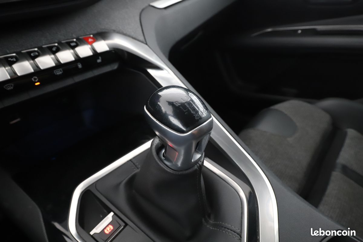 Peugeot 3008 1.5 Blue-HDi Allure 130 ch (image 24)