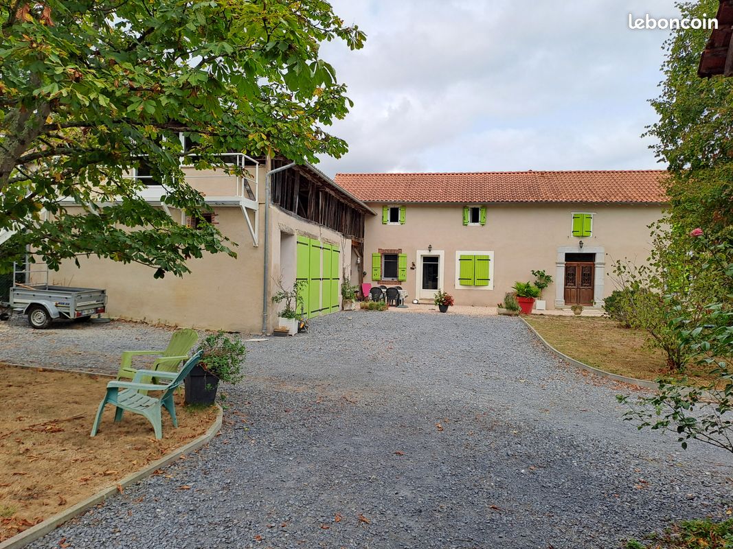 Maison 6 pièces 190 m² · à Buzon · 190 m² · 325 000 €