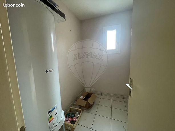 https://img.leboncoin.fr/api/v1/lbcpb1/images/40/06/ea/4006eaa6ca23fd868765ccc0e134932bd4080cf3.jpg?rule=ad-image