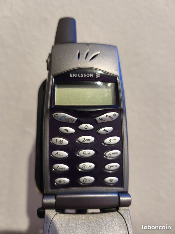 Ericsson T28s – Vintage Mobile