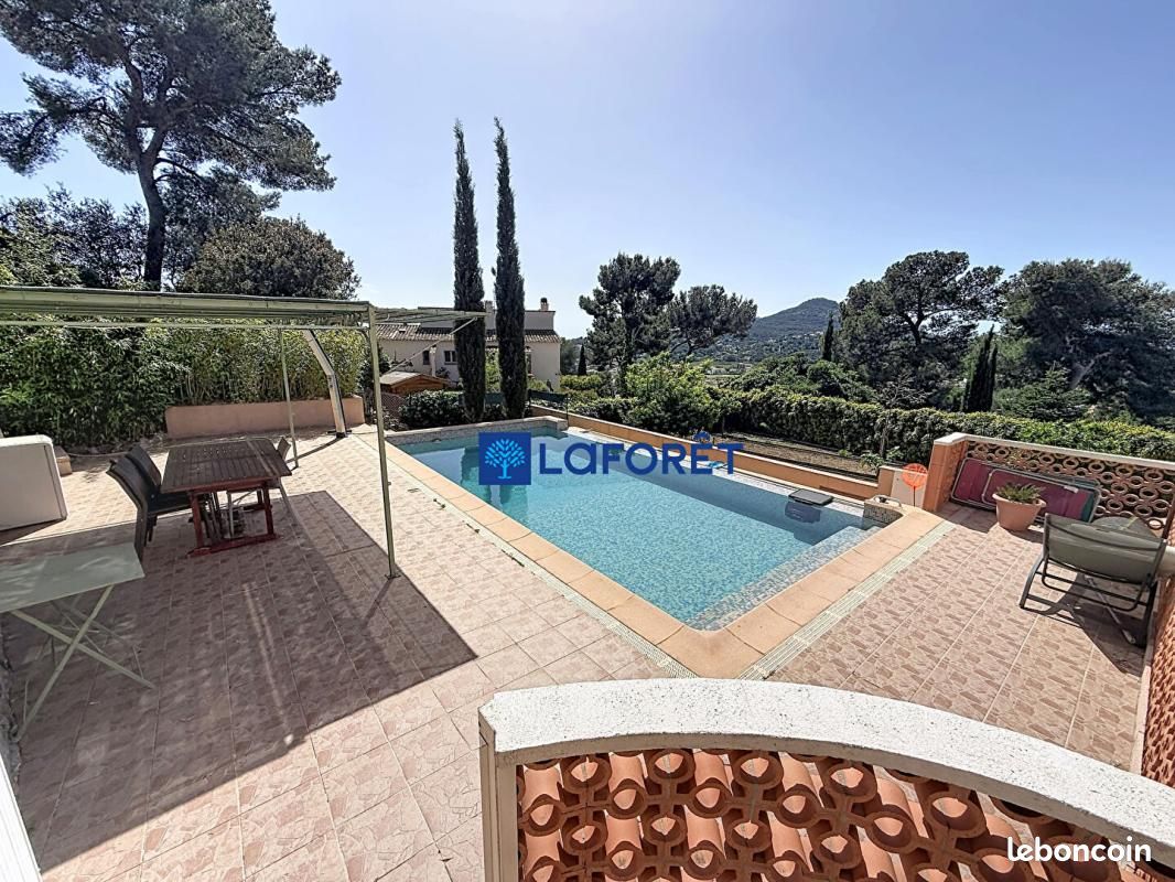 Maison 6 pièces 148 m² · à Carqueiranne · 148 m² · 990 000 €