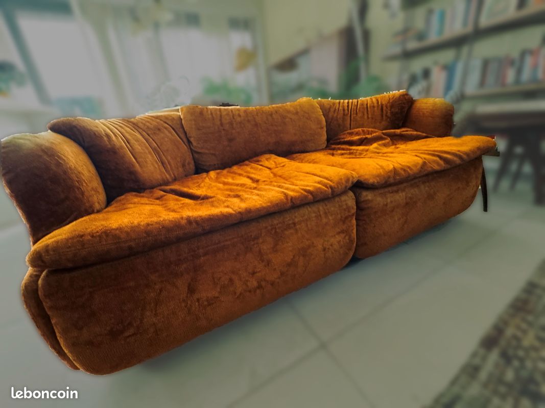 Canapé vintage en cuir marron de Rosselli pour Saporiti en fibre de verre 1970 | €9,000