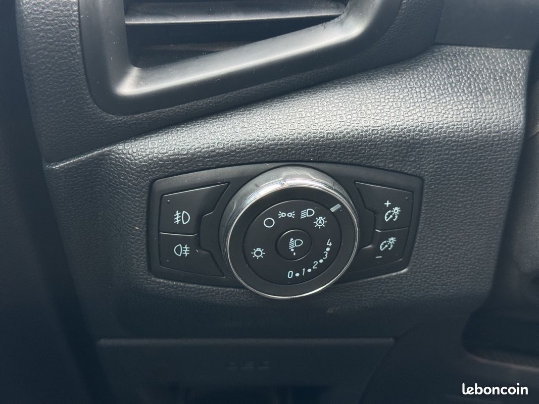 FORD ECOSPORT 1.0 EcoBoost 125ch SS BVM6 Titanium (image 24)