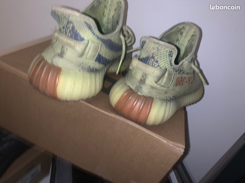 Yeezy 350 (image 4)