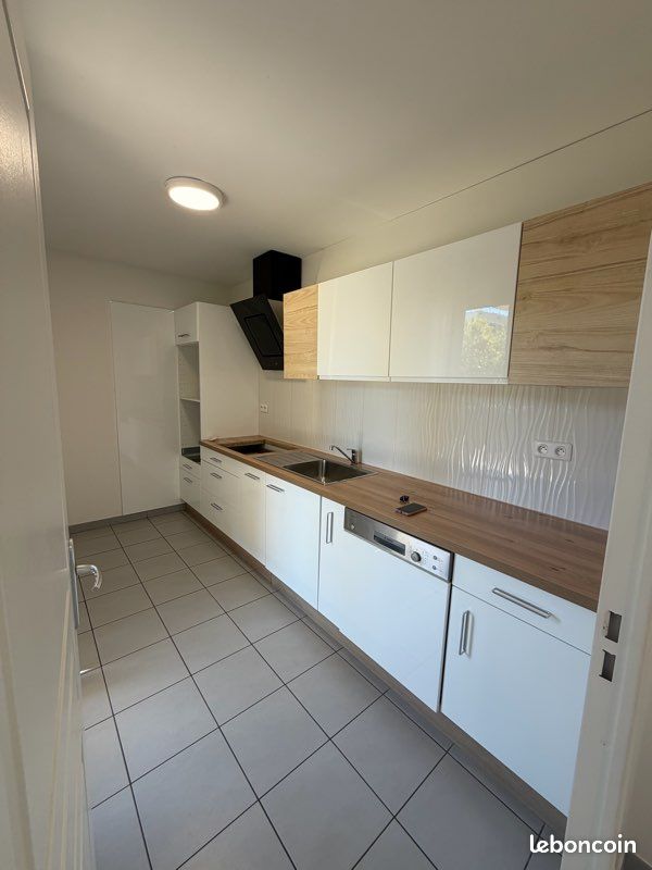 Appartement 3 pièces 67 m² · à Vénissieux · 67 m² · 1 050 €/mois