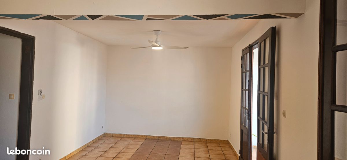 Appartement 3 pièces 85 m² · à Saint-Denis · 85 m² · 910 €