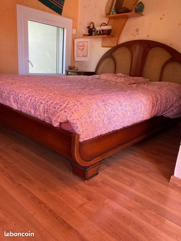 Chambre à coucher ébéniste merisier massif (image 1)