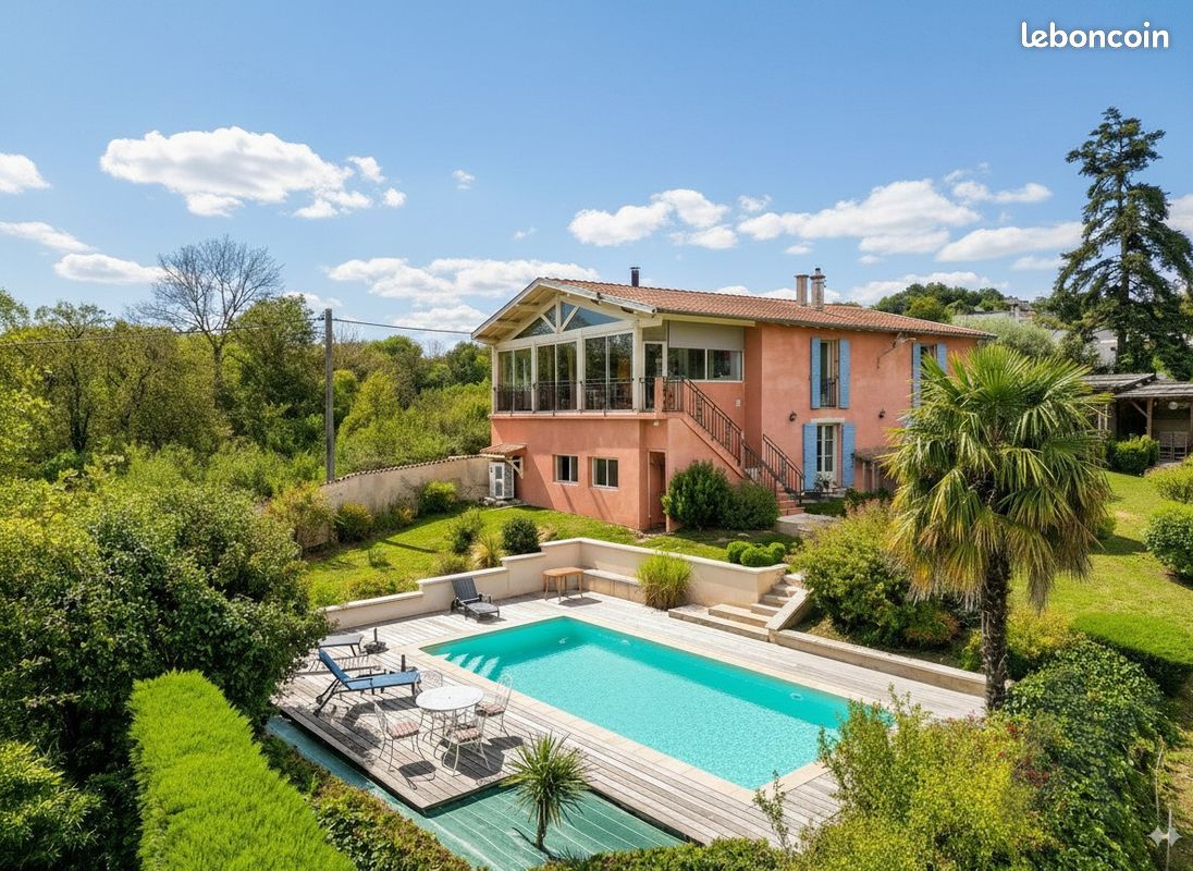 Maison 6 pièces 240 m² · à Sain-Bel · 240 m² · 650 000 €