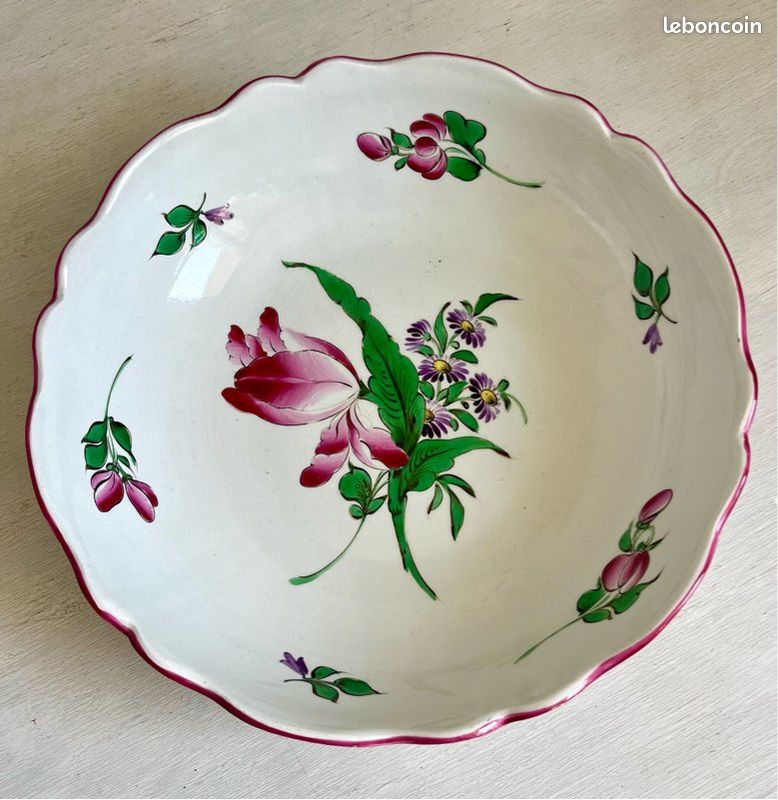 Saladier en faïence ancien/grand plat de service/corbeille à fruits, estampillé KG en porcelaine de LUNEVILLE France, au joli décor floral, modèle Réverbère, vintage et tendance (image 1)