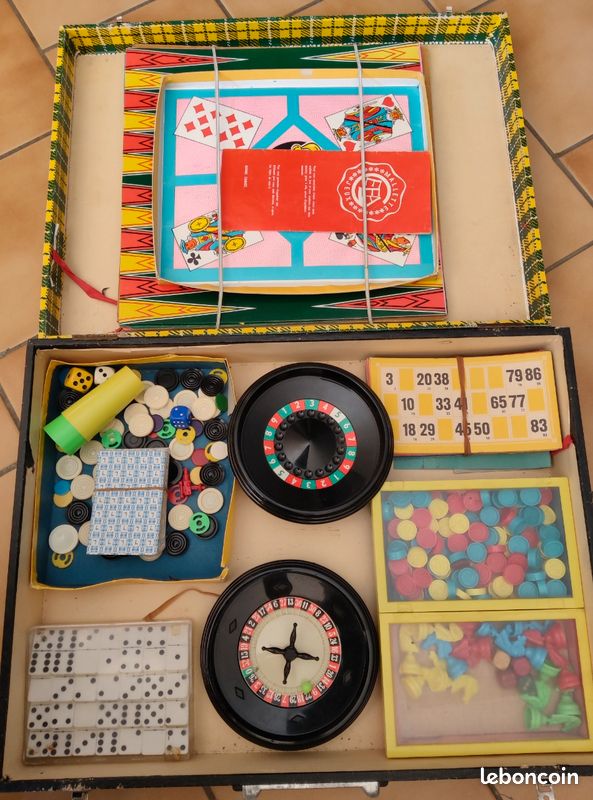 Malette Vintage Années 70 Pour Jeux De Société - Rétro Et Pratique !