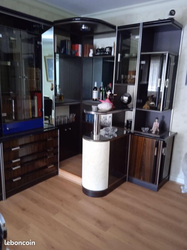 Living salon + bar (image 1)