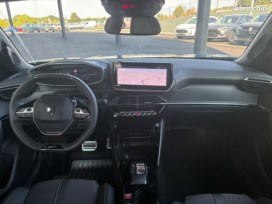 Peugeot 2008 1.2 HYBRID 145CH GT E-DCS6 (image 12)