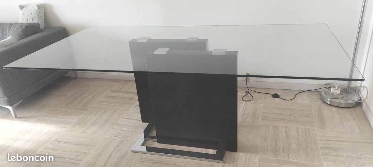 Table en verre 6-8 pers (image 1)