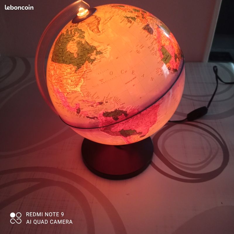 Mappemonde lumineuse (image 2)