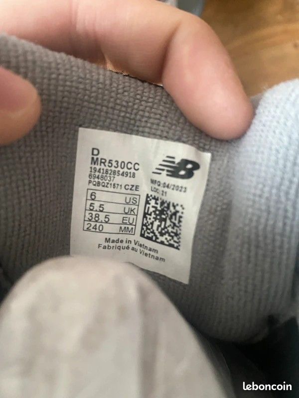 Chaussure NewBalance Noir neuve (image 7)