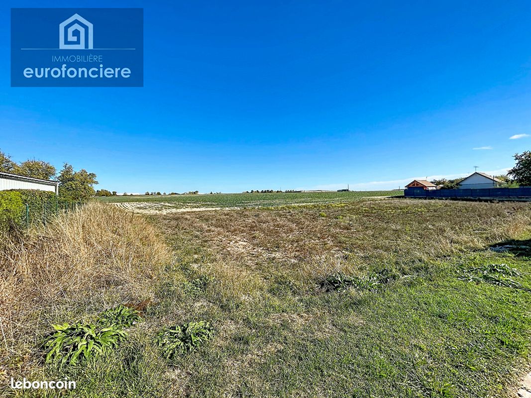 Terrain 1559 m² · à Saint-Parres-aux-Tertres · 1 559 m² · 108 000 €