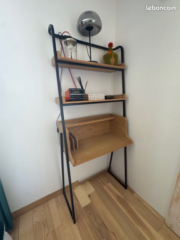 Bureau avec étagère intégré (image 1)