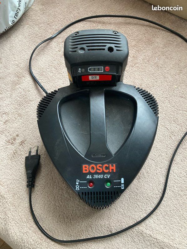 Chargeur batterie Bosch 36 V avec batterie (image 1)