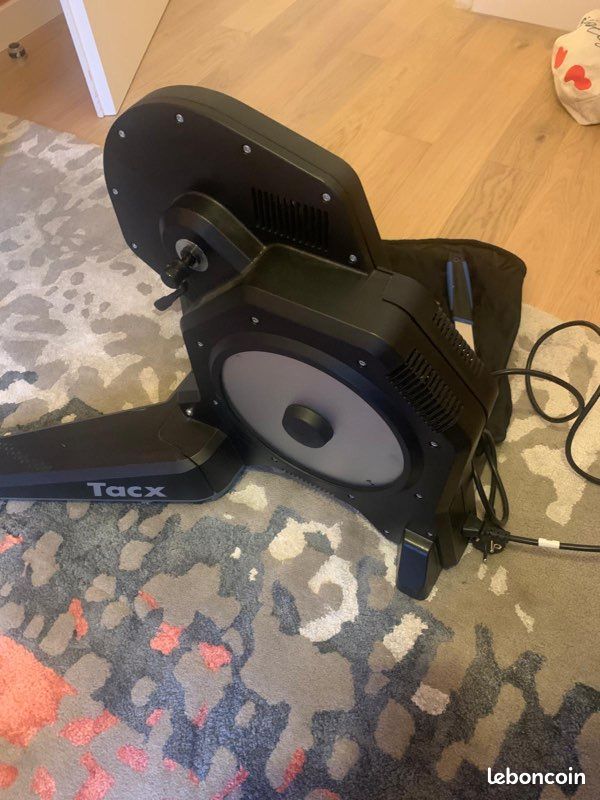 Home Trainer - Tacx Flux S (image 1)
