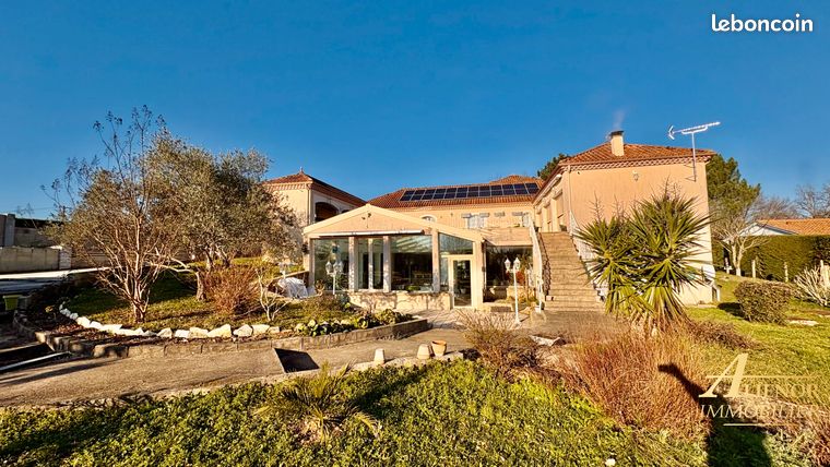 Maison 9 pièces 648 m²