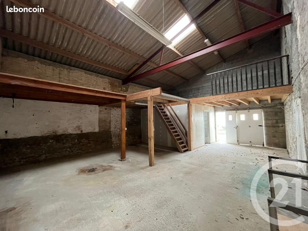 Parking 68 m² · à Sainte-Gemme · 68 m² · 75 000 €
