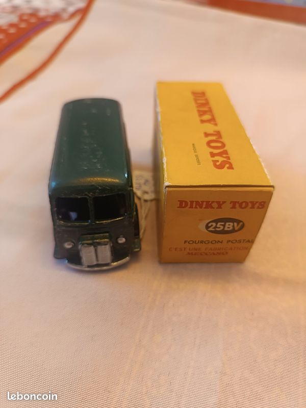 Dinky Toys GB n° 34B fourgon postal ROYAL Mail repeint